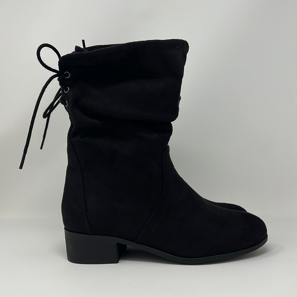 Soda Delicious Kimmy Women's Faux Suede Chunky Over Ankle Heel Boot Size 5.5